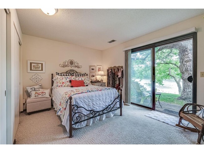 Bedroom - 3660 Pilot Knob Rd