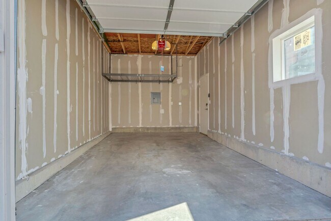 Building Photo - Modern 2BR Lafayette Home | Finished Basement, Garage & Quartz Kitchen