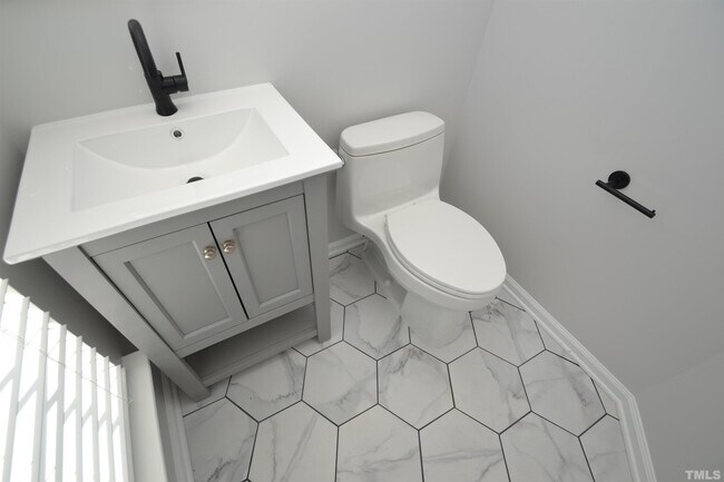 Building Photo - 701 Sutter Gate Ln