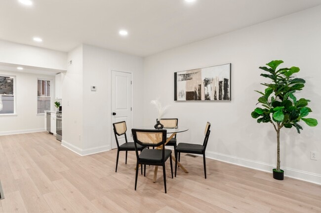 Building Photo - 1638 Latona St