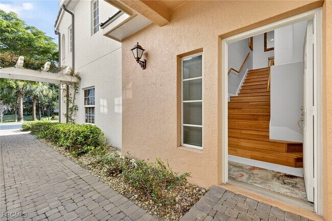 Building Photo - 8625 Via Rapallo Dr