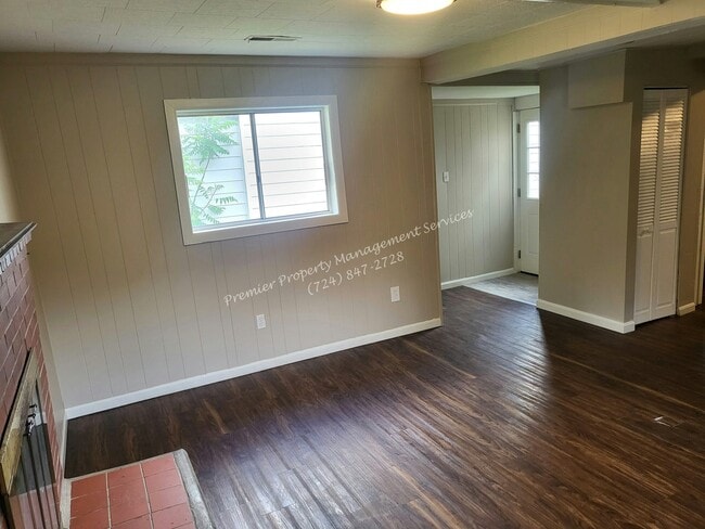 Building Photo - 136 Sawyer Dr