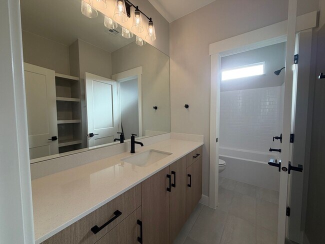 Building Photo - 608 Hemsworth Ln