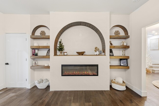 Building Photo - 321 W Columbia St