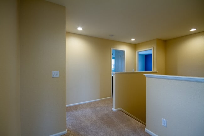 Building Photo - 5747 Jaguar Way