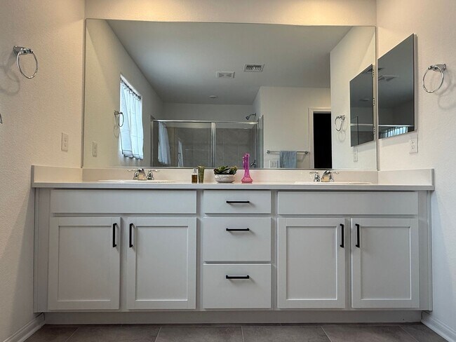 Building Photo - Brand new Southwest 3 bedrooms 2.5 bathrooms