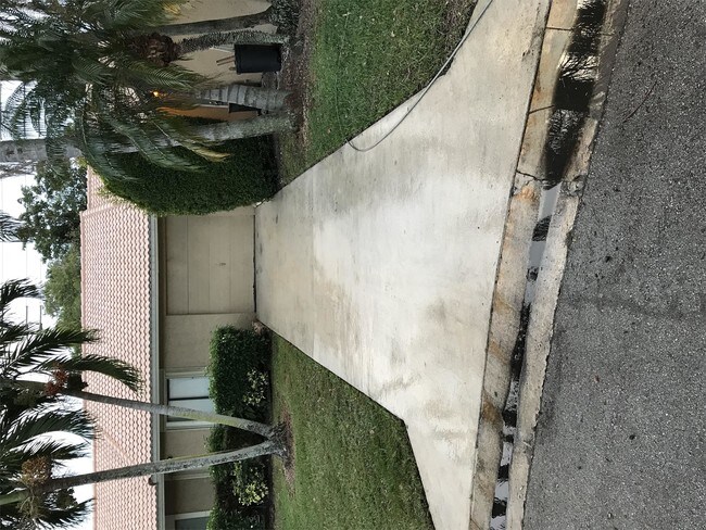 Building Photo - 9926 Watermill Cir