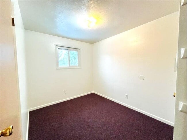 Building Photo - 301 Martin Ave