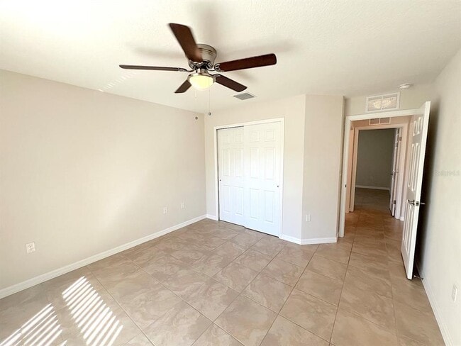 Building Photo - 9 Raemond Ln