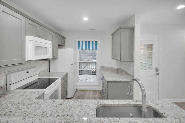 Building Photo - 7212 Windward Dr