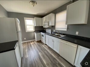 Building Photo - 2 bedroom 1 bathroom, pet friendly house.