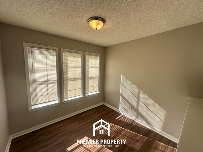 Building Photo - 4579 Blue Willow Rd