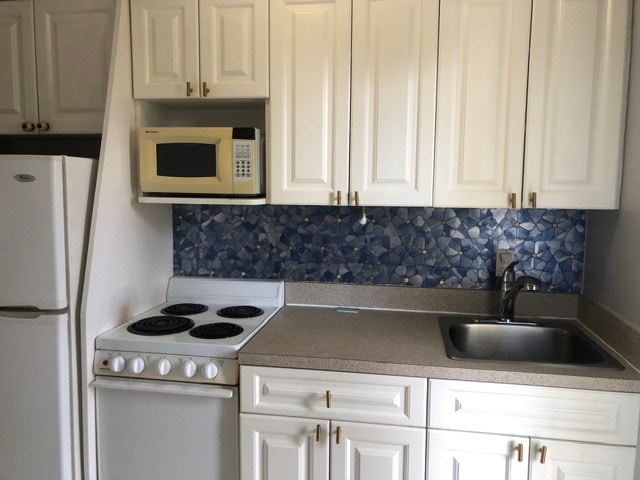 Building Photo - 922 Courting Ln