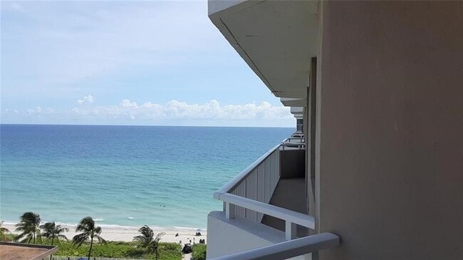 Building Photo - 1950 S Ocean Dr