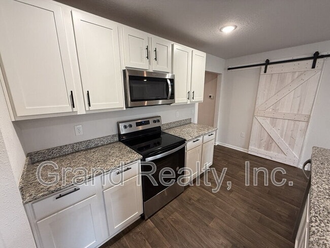 Building Photo - 5638 Tristan Ct