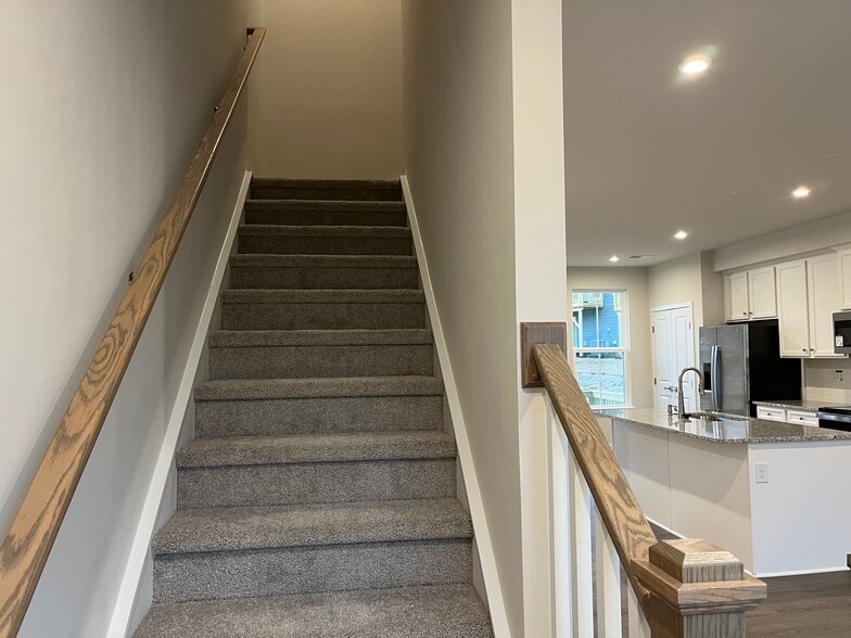 Building Photo - 4125 Auburn Oak Ln