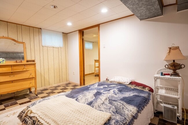 Building Photo - 6 Month Lease: 2 BED / 2.5 BATH HOUSE CLOS...