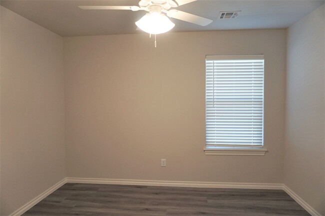 Building Photo - Chisholm Creek Duplex NW OKC