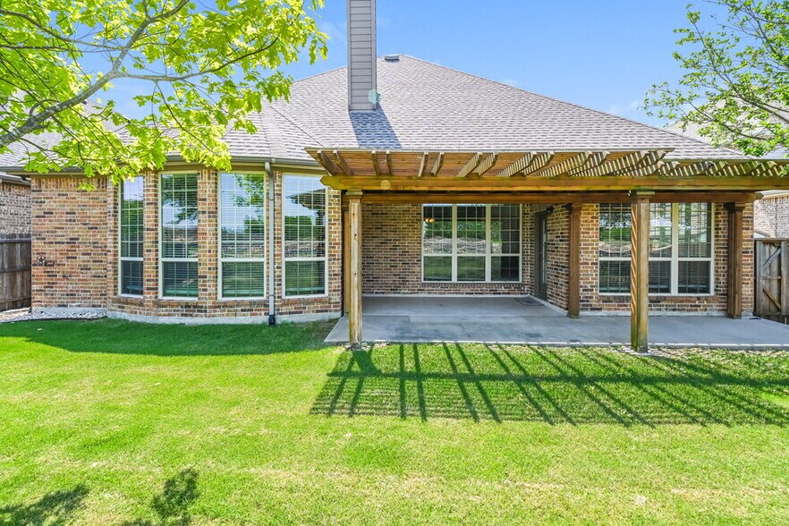 Building Photo - 1224 Wedgewood Dr