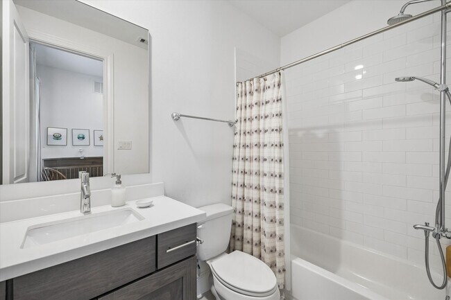 Building Photo - 3302 W 12th St