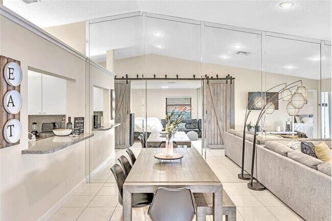 Building Photo - 5824 N Park Rd