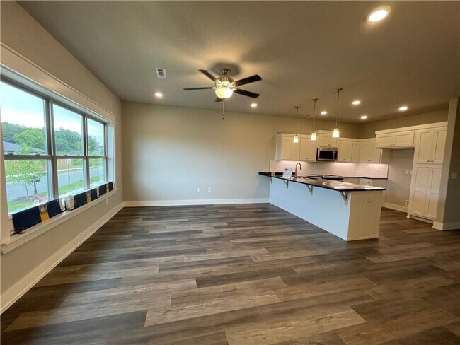 Building Photo - 2616 N Ward Dr