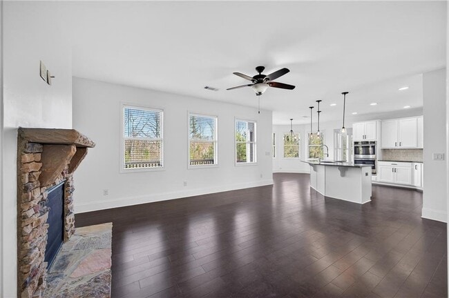 Building Photo - 7445 Oldbury Pl