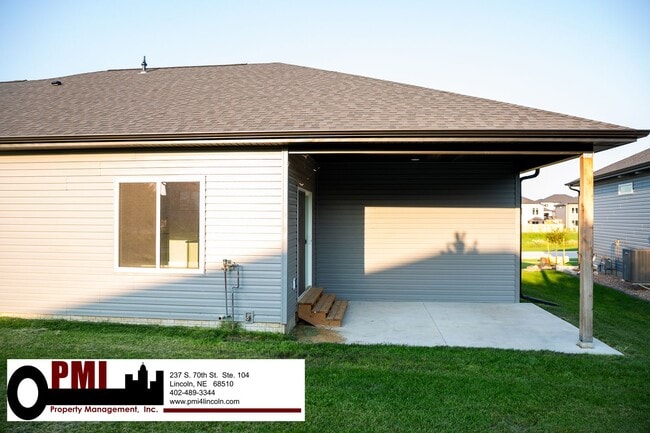 Building Photo - 5 Bedroom 3 bath, beautiful home in North ...