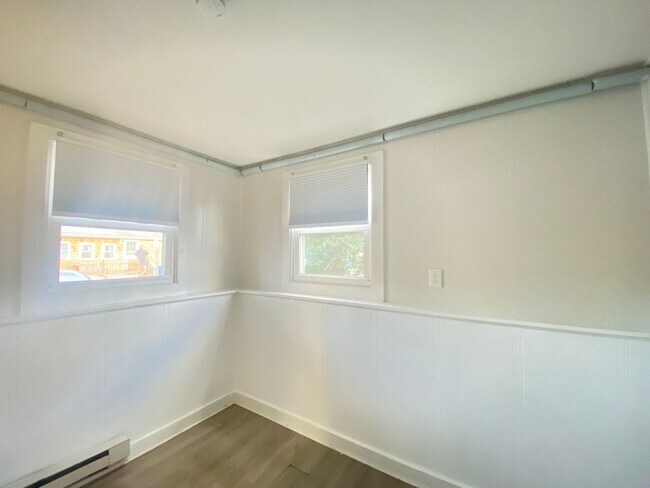 Building Photo - 30 Thorwald Ave