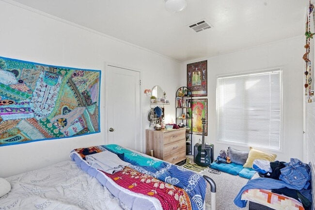 Building Photo - 811 Mission St