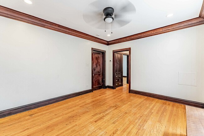 Building Photo - 4938 W Monroe St