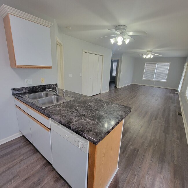 Building Photo - 2/1 Duplex- Cookeville- Large Corner Lot