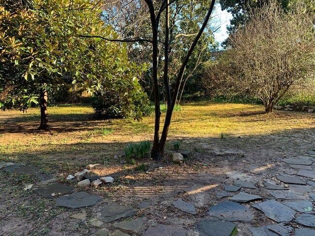 Building Photo - Available Now! 4 Bedroom (with office)-3 Bath- Pets negotiable