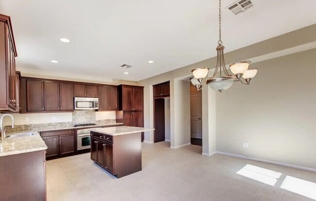 Building Photo - 1819 Lavender Ln