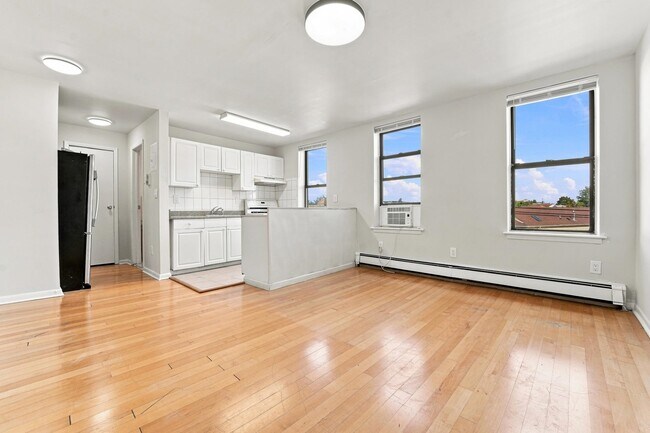 Building Photo - 1677 John F. Kennedy Blvd