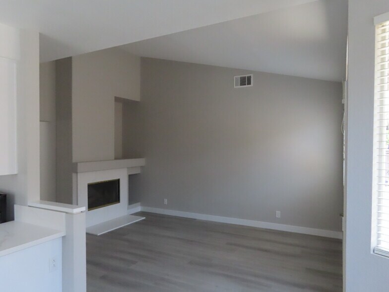 Building Photo - 24064 Verdun Ln