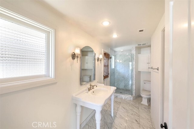 Building Photo - 2636 Bayshore Dr