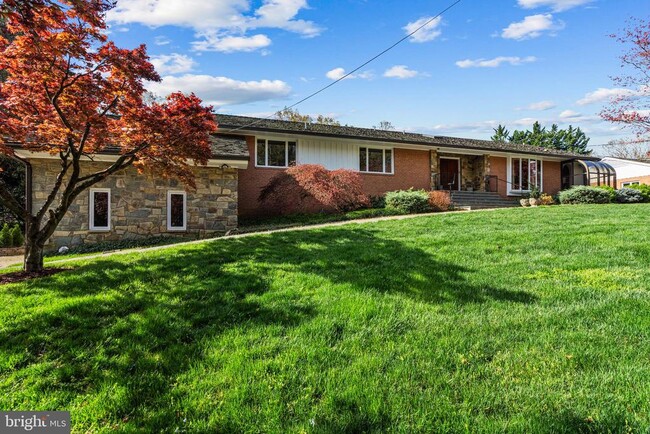 Primary Photo - 3800 Military Rd
