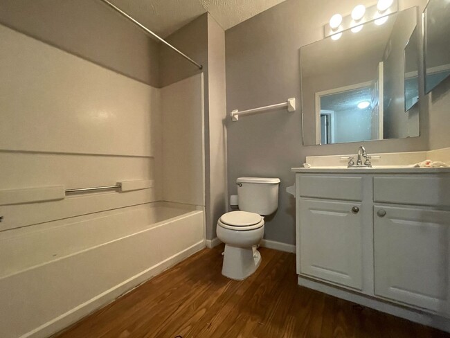 Building Photo - 5424 Cedar Springs