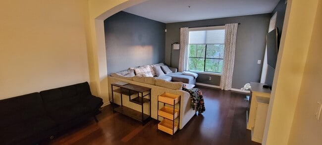 Building Photo - 800 N 8th St