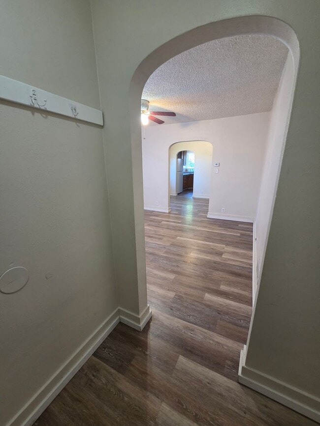 Building Photo - Great Northside 4 bed 2 bath home