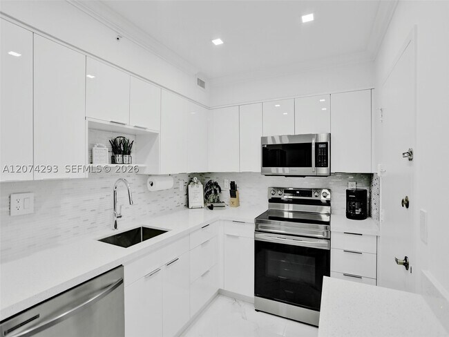 Building Photo - 2501 S Ocean Dr