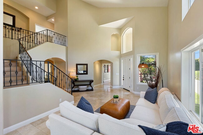 Building Photo - 28905 W Beach Ln