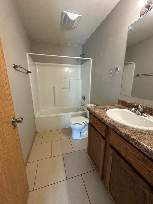 Building Photo - 5818 Wheatland Dr SW