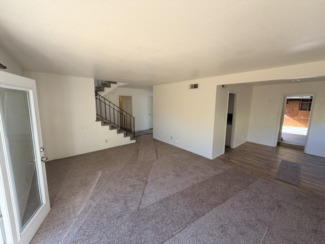 Building Photo - 1624 Mimosa Pl