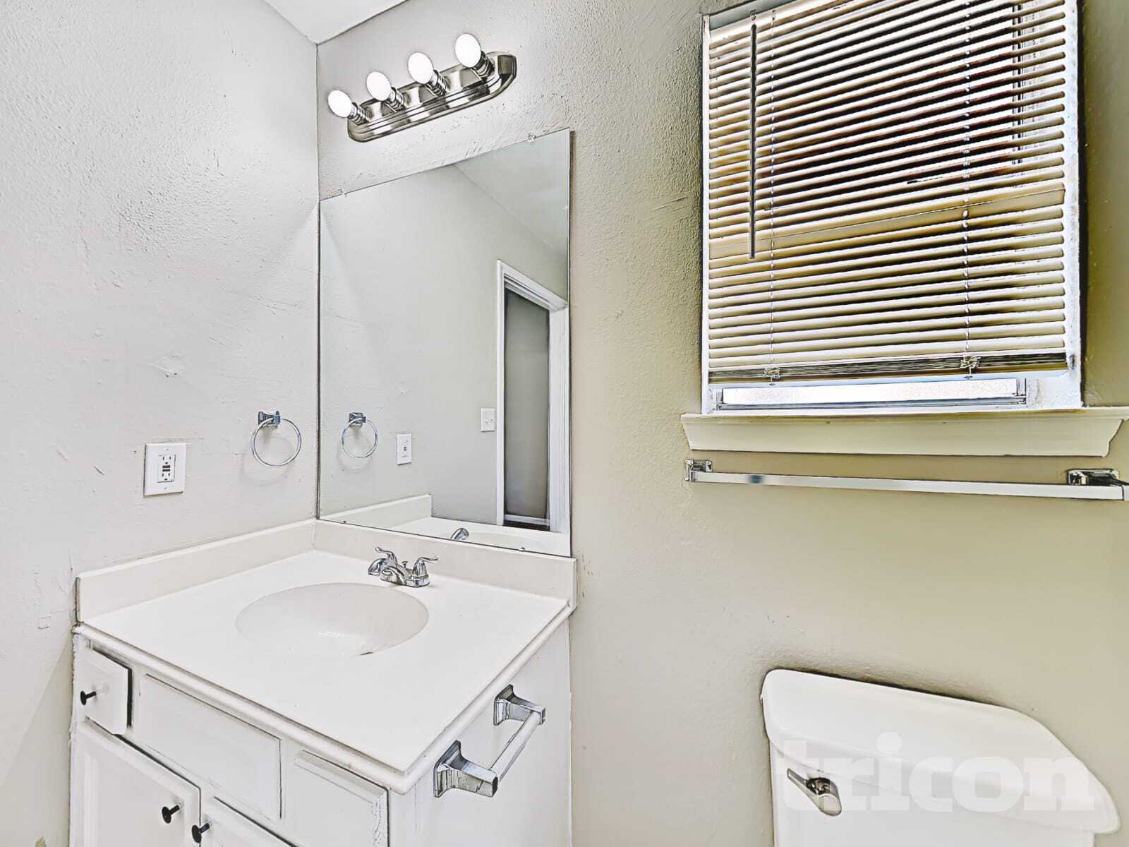 Building Photo - 3215 Boynton Dr