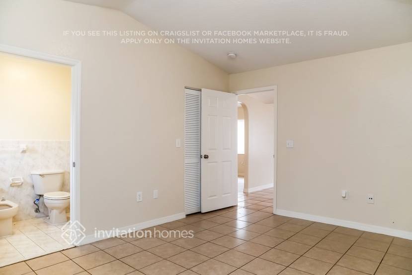 Building Photo - 9991 NW 126th Terrace