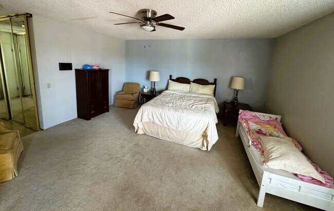 Building Photo - MLCC 3 Bedroom 2 Bath