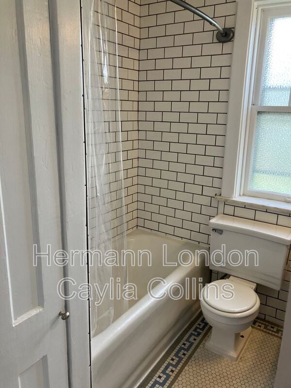 Building Photo - 4910 Bonita Ave