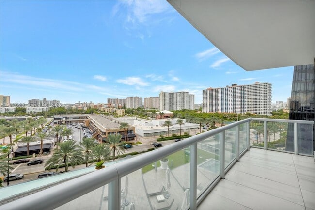 Building Photo - 17121 Collins Ave